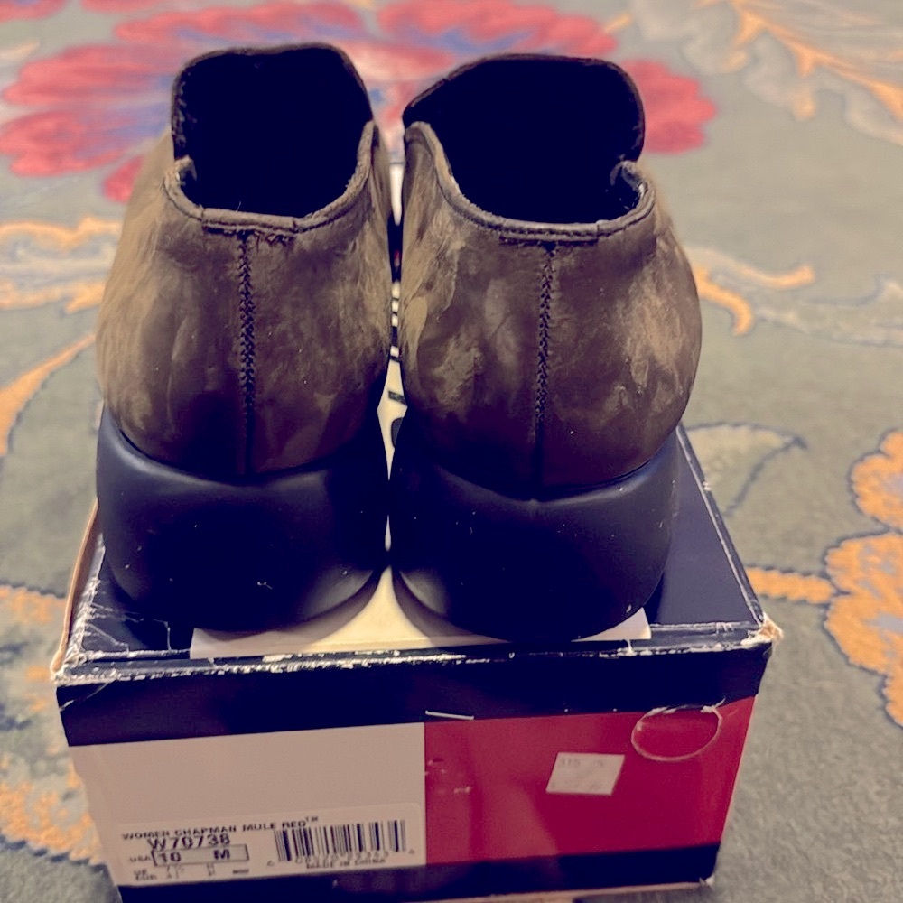 Nine West, cloud Nine, brown suede, slip on shoe, Size 91/2 - Picture 6 of 6